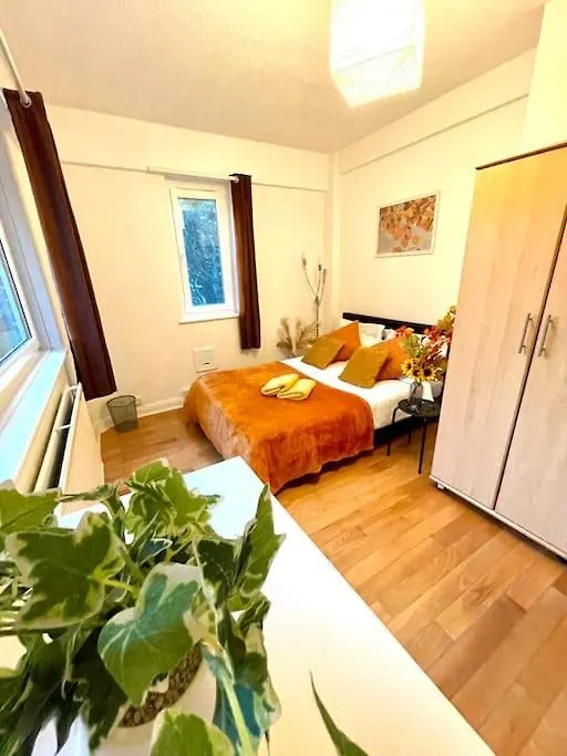 2 Bed Flat Near To Tower Bridge Apartment London