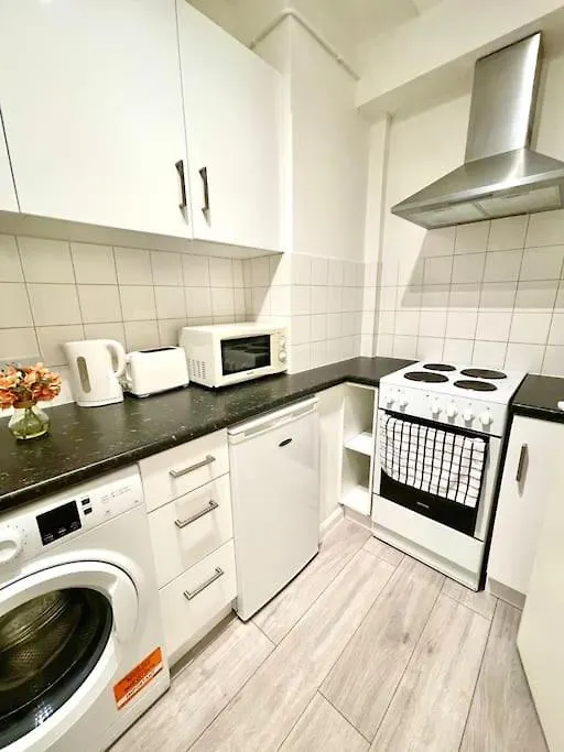 2 Bed Flat Near To Tower Bridge Apartment London