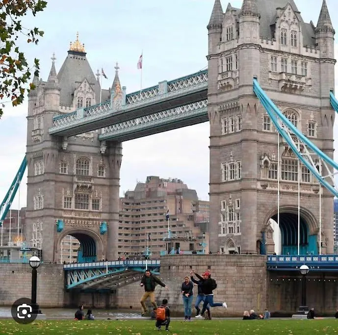 2 Bed Flat Near To Tower Bridge Apartment London